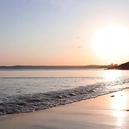 Sandy Cottage, Nr Eden & Beaches St Austell